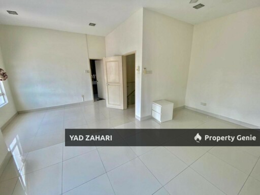 D'Kayangan, Shah Alam | 2-Storey Superlink 5+1 Bedrooms | RM1.25M - Renovated and Non Bumi Lot