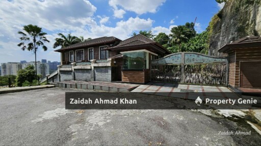 3 Storey Bungalow Ttdi Hill With Swimming Pool And Waterfall Features