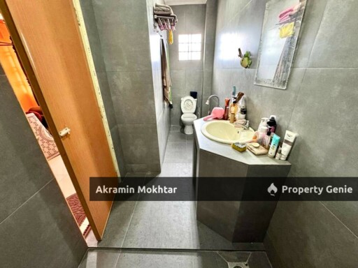 DOUBLE STOREY CORNER LOT, Taman Equine, Lestari Perdana 8 Seri Kembangan.