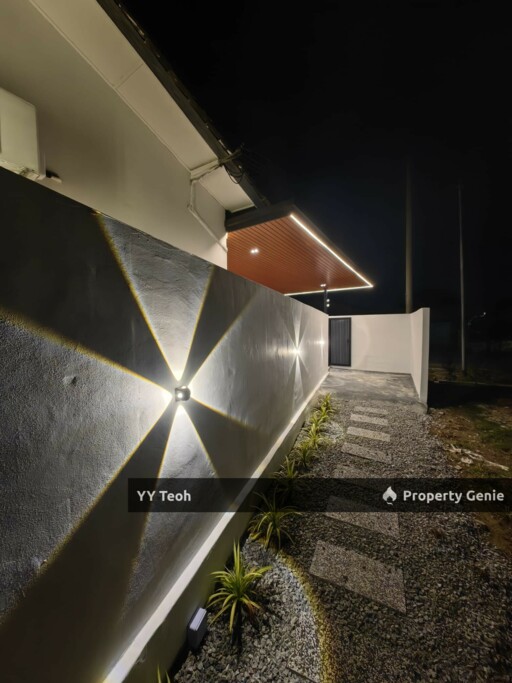 ENDLOT Kampung Lapan Single Storey Terrace