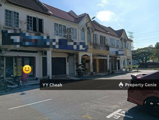 Lahat / Pengkalan Ipoh Two Storey Shoplot For Sale, facing main road, Good Condition, repaint