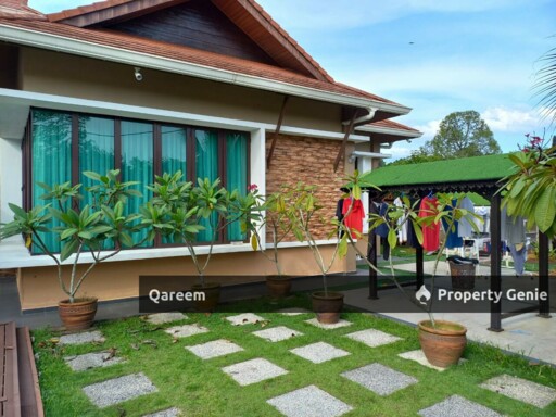 Single Storey Bungalow Exclusive with Private Pool Batang Kali. Hulu Selangor