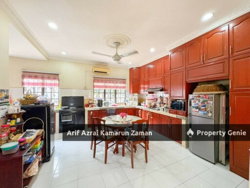 [Corner Lot] Double Storey Terrace Seksyen 4 Bandar Baru Bangi | 4 Bedrooms | 3 Bathrooms | 3,300 sqft | RM850,000 (Nego)