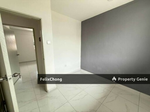 Taman Johor Jaya 2 Sty Low Cost,Jalan Teratai,Johor Bahru,Renovated,Extend