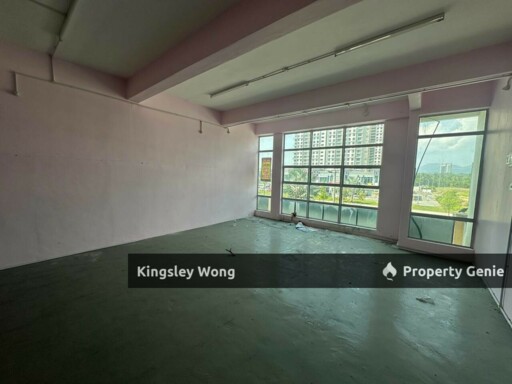 Meru Ipoh Three Storey Shoplot Facing main road High Traffic Near Jelapang HIghway Klebang