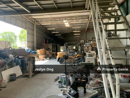 1.5 storey Semi D at Desa Cemerlang for Sale