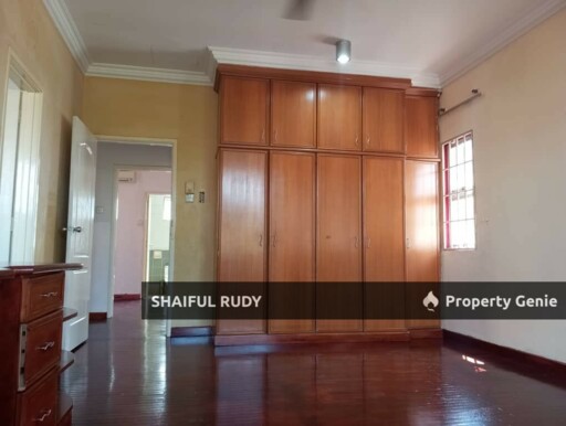Want to Sell. 2 Storey Terrace House Endlot Bukit Rahman Putra Sg Buloh