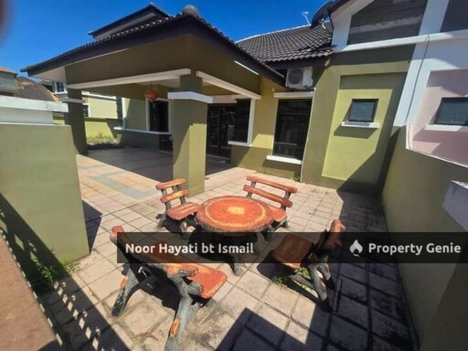 For Sale: SEREMBAN Sikamat, 𝗙𝗨𝗟𝗟𝗬 𝗙𝗨𝗥𝗡𝗜𝗦𝗛𝗘𝗗  Renovated 1.5 Semi D Taman Villa Suria Warisan Puteri Sikamat Seremban RM650k