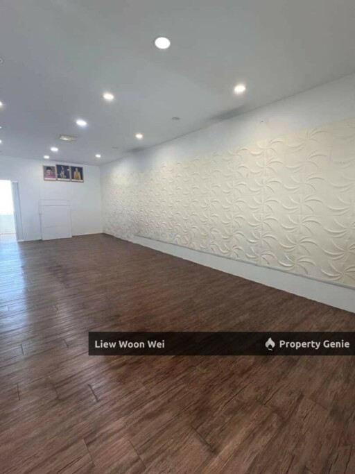 taman lembah permai @kota permai facing main road first floor shoplot for rent