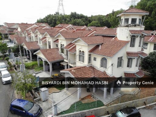 24'x70' Sq.Ft FREEHOLD End Lot Extra Land 2.5 Storey Terrace House Taman Salak Perdana, Bandar Baru Salak Tinggi, Sepang.