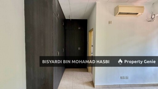 Facing Open Corner Lot Renovated Double Storey Taman Putra Prima, Puchong.