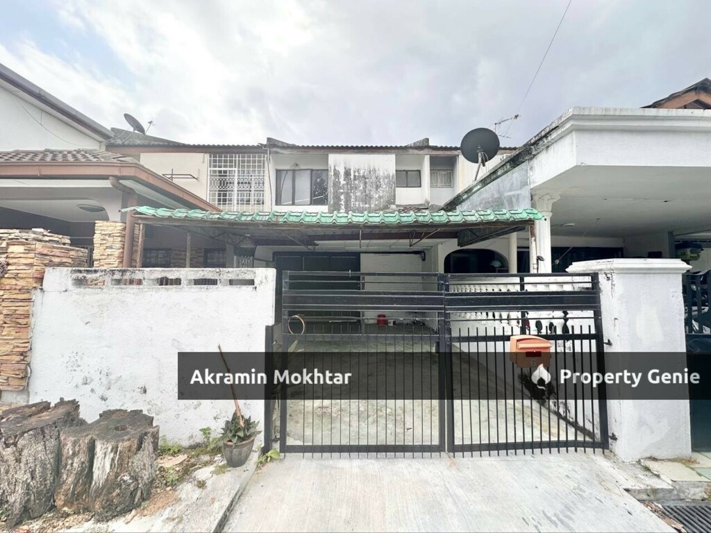 Facibg Open & Extended | Double Storey House Jalan Indah, Ampang Indah