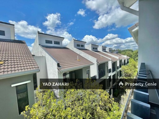 Crescent Park, Bukit Mahkota, Kajang | Townhouse 3+2 Rooms | RM640K - Fully Furnished, Renovated With Bigger Upper Unit
