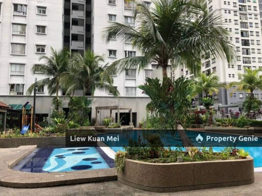 Casa Damansara 1, excellent location walking distance to 3 Damansara Mall. Corner unit airy, spacious and bright. Vacant now.