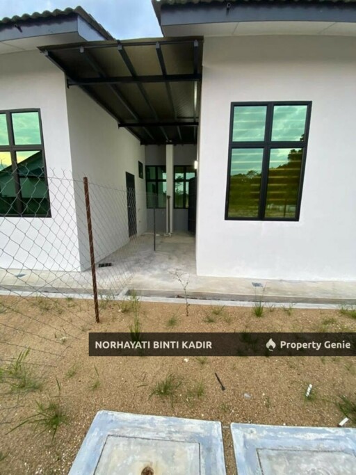 TERES SETINGKAT UNTUK DIJUAL DI TAMAN PANDAN 1, KUANTAN