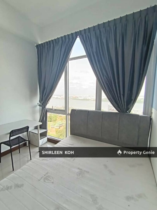 Female Room for Rent at Paragon Suites @ CIQ JB Town