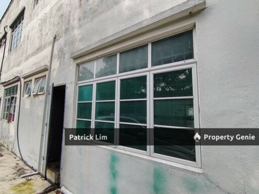 Melaka Baru Batu Berendam [Ground Floor] Shop Lot For Rent