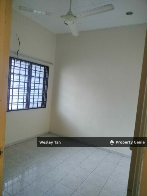 Pulau Gadong Single Storey 3 Rooms Partly Furnished 20x65 10mins to Melaka Town