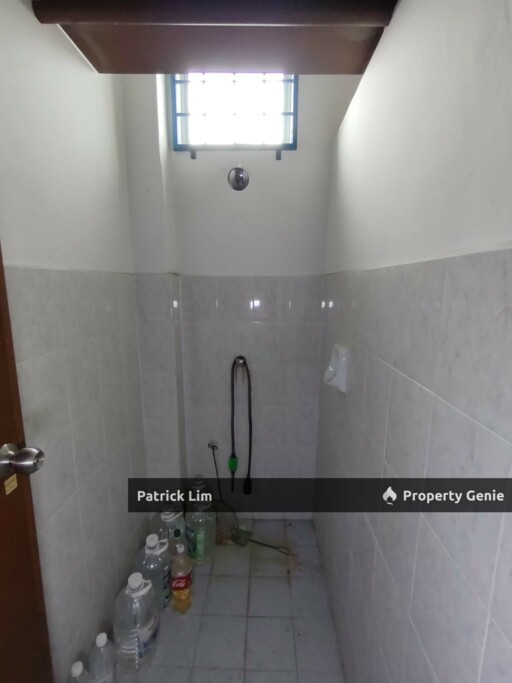 Taman Merdeka Permai [一楼] 店面出租 With Partition