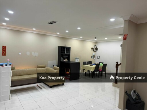Double Storey Terrace Intermediate House For Rent! Located at Riveria, Samarahan