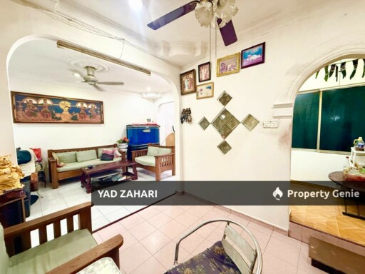 Seksyen 17, Shah Alam | 1-Storey Terrace 3 Bedrooms | RM430K - Fully Extended, Renovated and Facing North