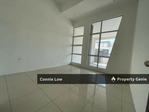 Full Loan ! Corner Single Storey SemiD Guarded Below Market Value!!!