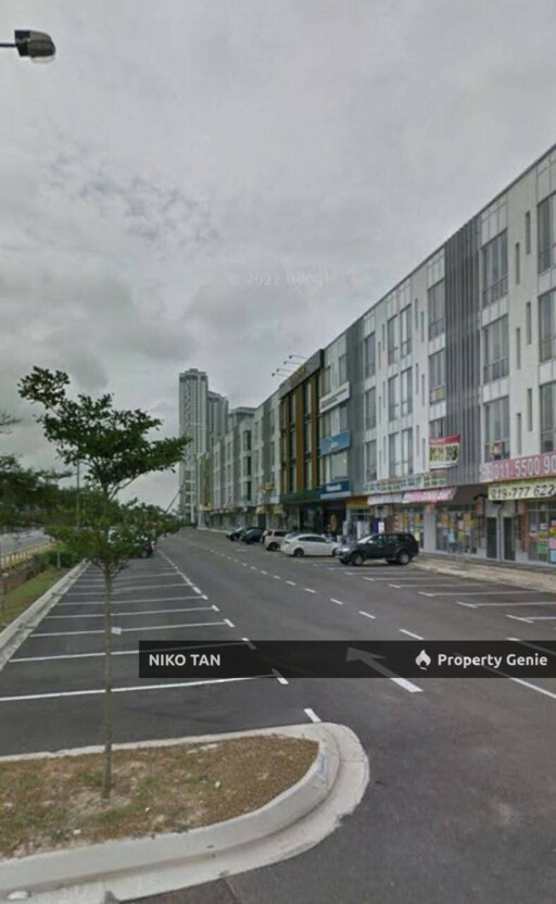 Taman Cahaya Kota Puteri 4.5 Storey Shop For Sale