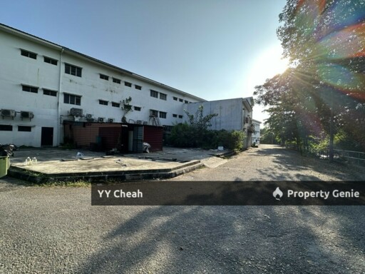 Taman Pertama, Silibin Ipoh, 3 Storey Shop Lot, Facing Main Road, with ROI