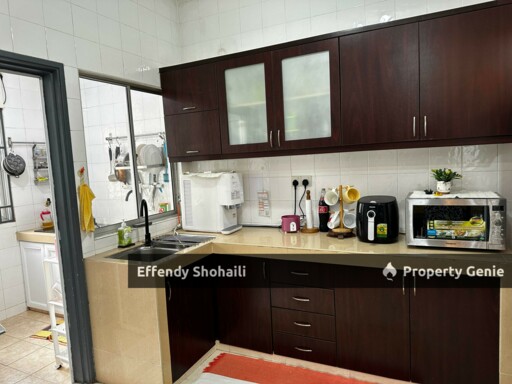 PLATINUM HILL PV6 SETAPAK CONDO CORNER