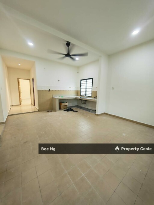 Mutiara Rini / Big Corner 50x70 Single Storey Terrace House / Good Condition