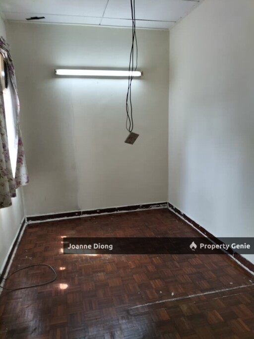 SS22 PJ Double Storey House