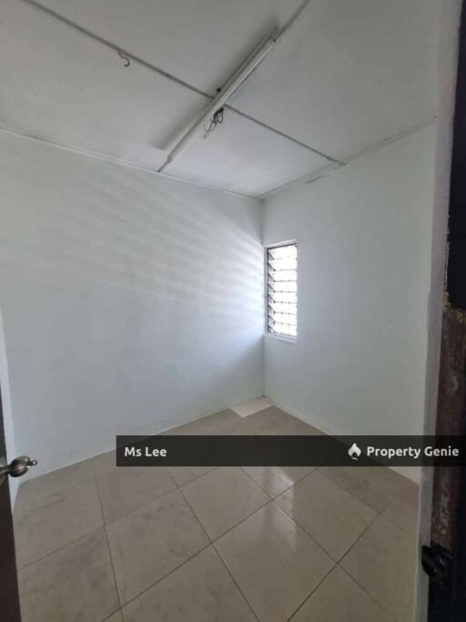 1st Floor Town House @ Taman Kajang Utama - Sale Below Bank Value Rm30k