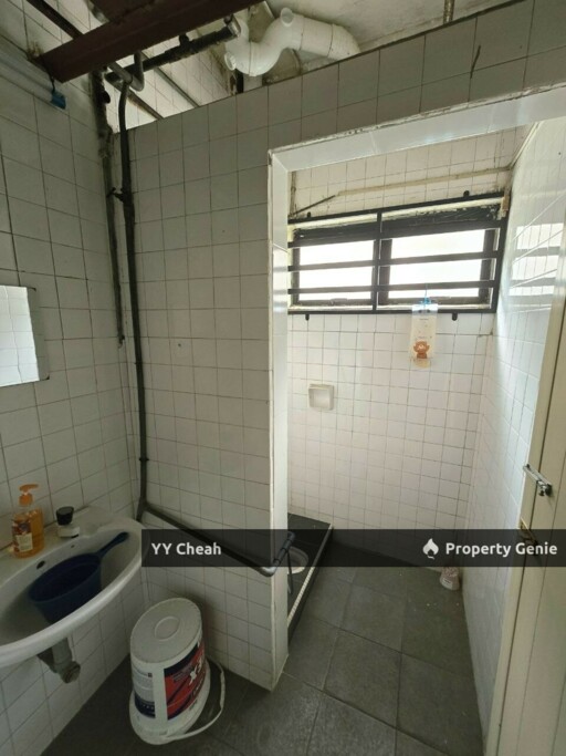 pasir puteh ground floor shop for rent - facing main road, high traffic