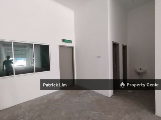 SKYWIZ AYER KEROH (GROUND FLOOR) SHOPLOT FOR RENT