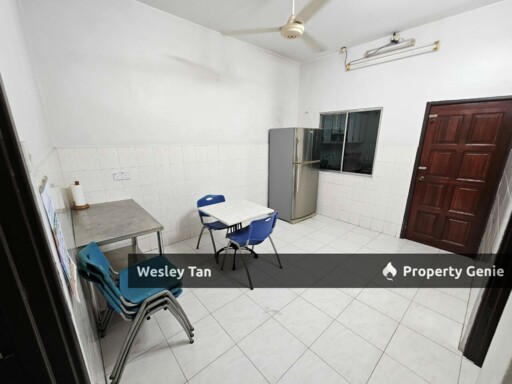 Cheng Lotus 2 Storey Terrace 5 Rooms Partly Furnish Easy Parking Access