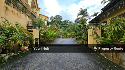 Freehold Double Storey Bungalow With Huge Land @ Bukit Gasing, Petaling Jaya