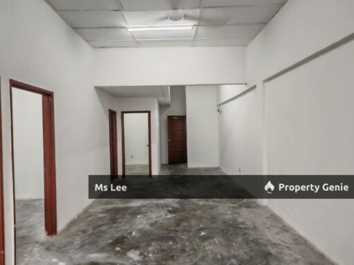 3rd floor Shop Apartment RM 300 (Behind Pasar Malam)-Taman Sentosa @ Klang-Ready Now