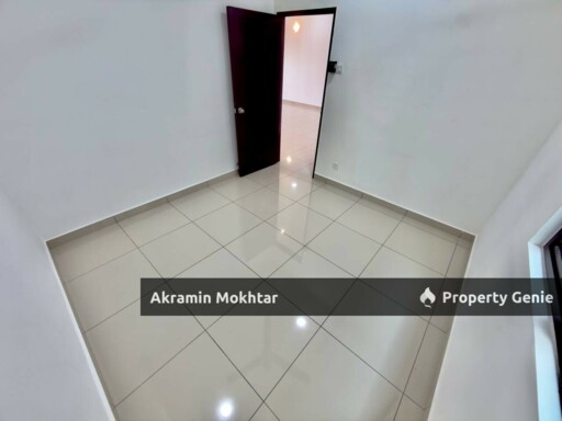 Freehold, Corner Unit & 2 Parking | Residensi Zamrud Kajang 2, Kajang Selangor .