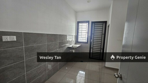 New Cheng 2 Storey Terrace Gated Community 20x70 Freehold 4rooms Bare