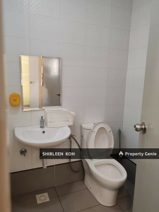 Room for Rent at Season Luxury Apartment @ Larkin