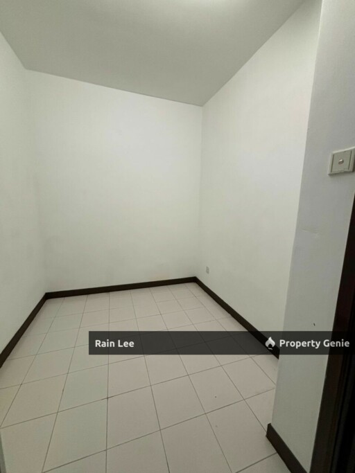 Freehold / Fully Extended / 3 Storey Terrace for Sale / Intermediate Lot / Near Pavilion Bukit Jalil /24Hrs Security with Gated & Guarded