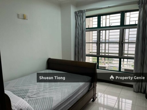 Strait View Condominium @ Permas 3+1 Bedrooms Unit for Sale!