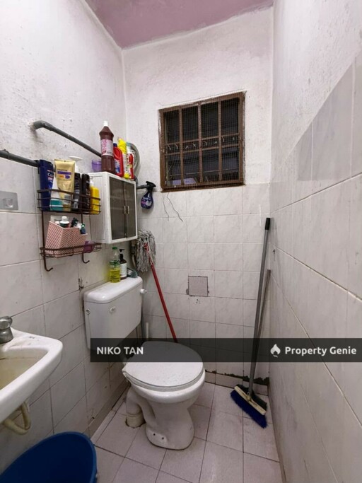 Jalan Molek 2Sty Low Cost Original Condition For Sale