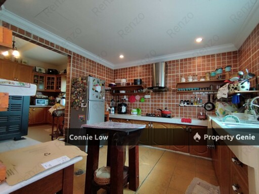 Pengkalan Pinggiran Double Storey Bungalow Well Keep Unit for Sale