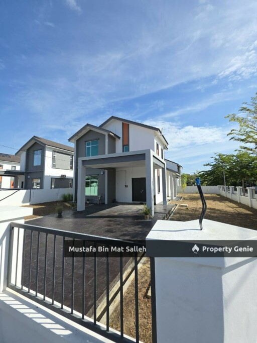 [Corner Unit] Koyak Plastik, Taman Serai Wangi