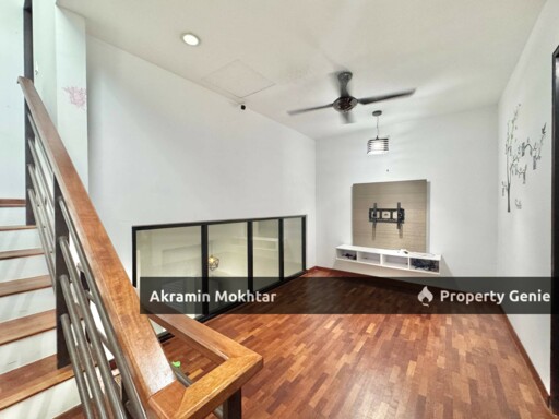 Freehold & Renovated | 2.5 Storey Terrace Intermediate TTDI Grove Phase 10, Kajang