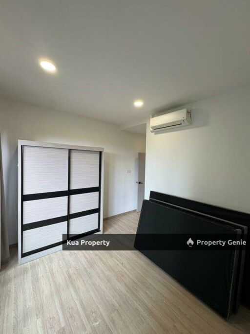 Vantage Residence Apartment