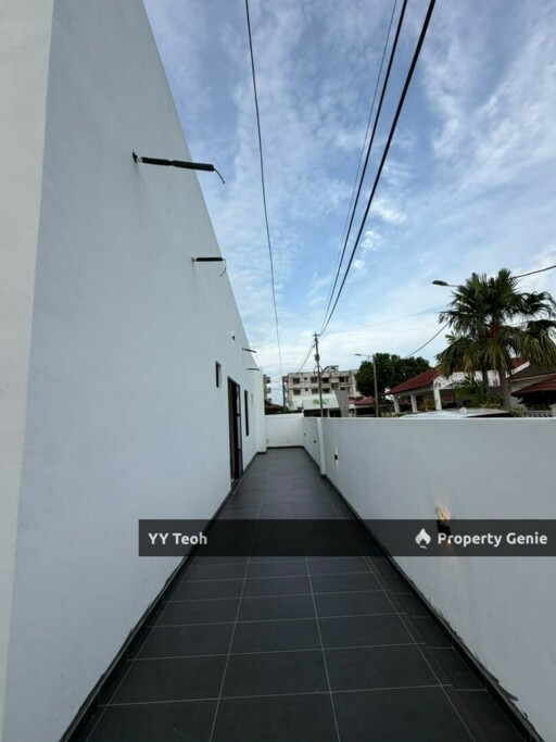 CORNER Ujong Pasir Single Storey Bungalow