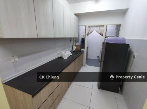 Calisa Residence Rent, 3 Rooms Partly Furnished, Taman Mas Puchong