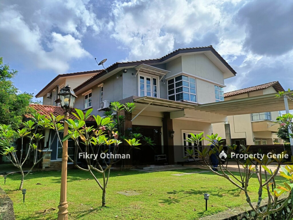Sri Carcosa Unique Double Storey Bungalow For Sale